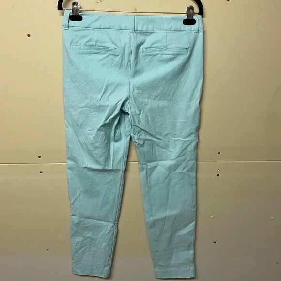2/$30⚡️- PANTS | Women’s Old Navy pixie pants size 8 - Picture 4 of 4